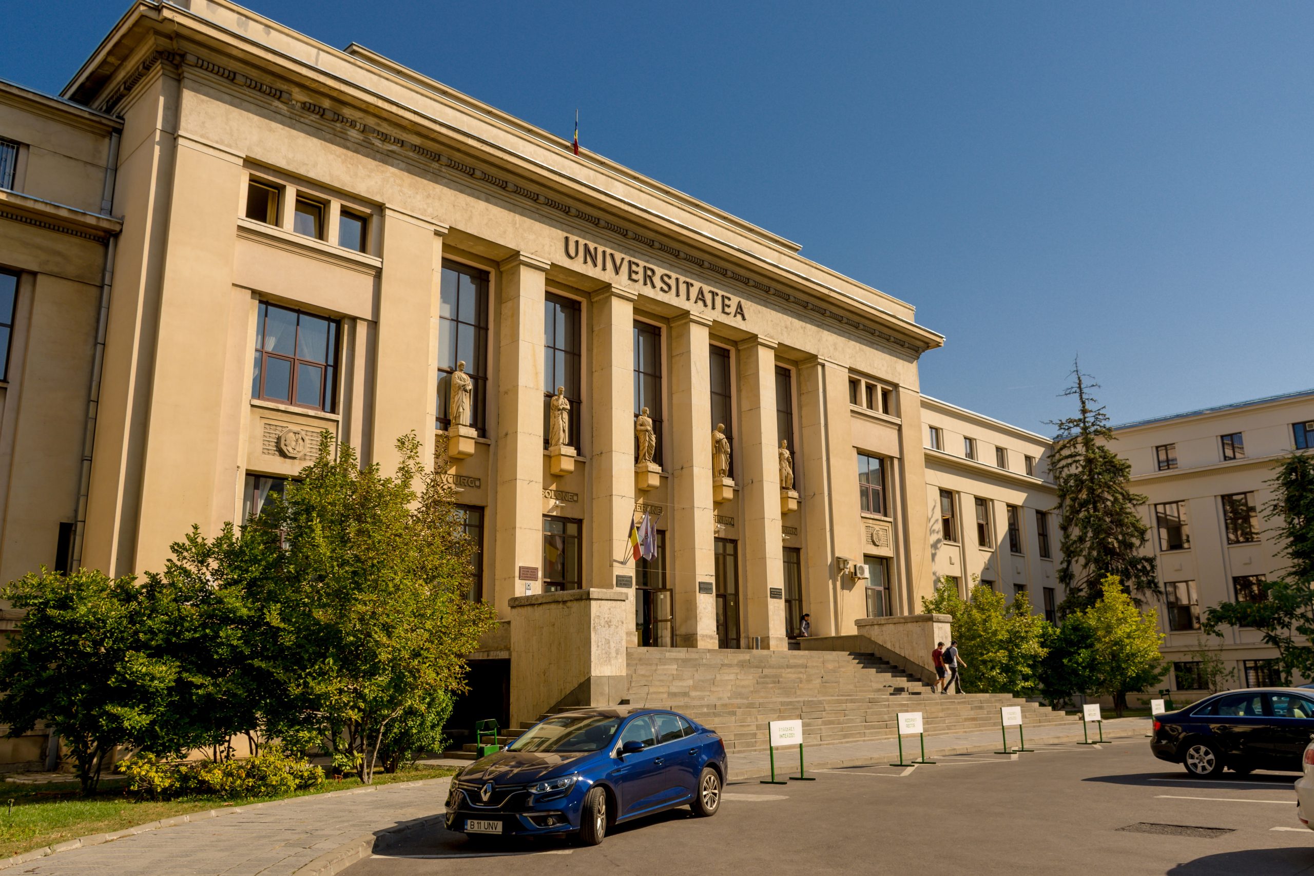 imagine clădire facultatea de drept