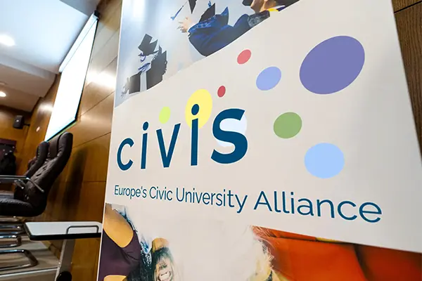 mockup roll up civis nou 1 copy 3 FORMAT