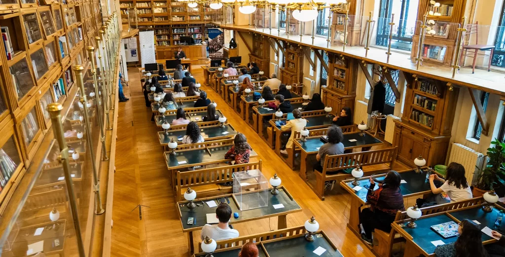 Un nou pas în descoperirea Facultății de Litere: webinare de prezentare a programelor de licență