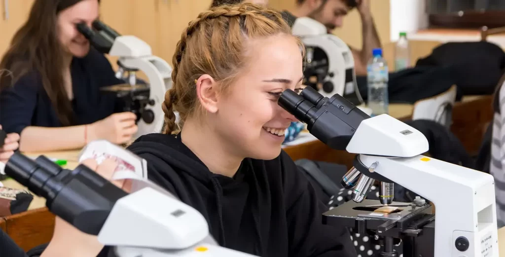 Facultatea de Biologie din București vă invită la Zilele Porților Deschise